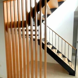 Escaleras y separador de ambientes
