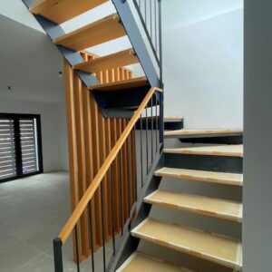 Escaleras y separador de ambientes