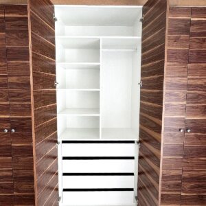Armario puertas abatibles